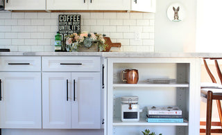 3 Kitchens with Contemporary Bar Pulls